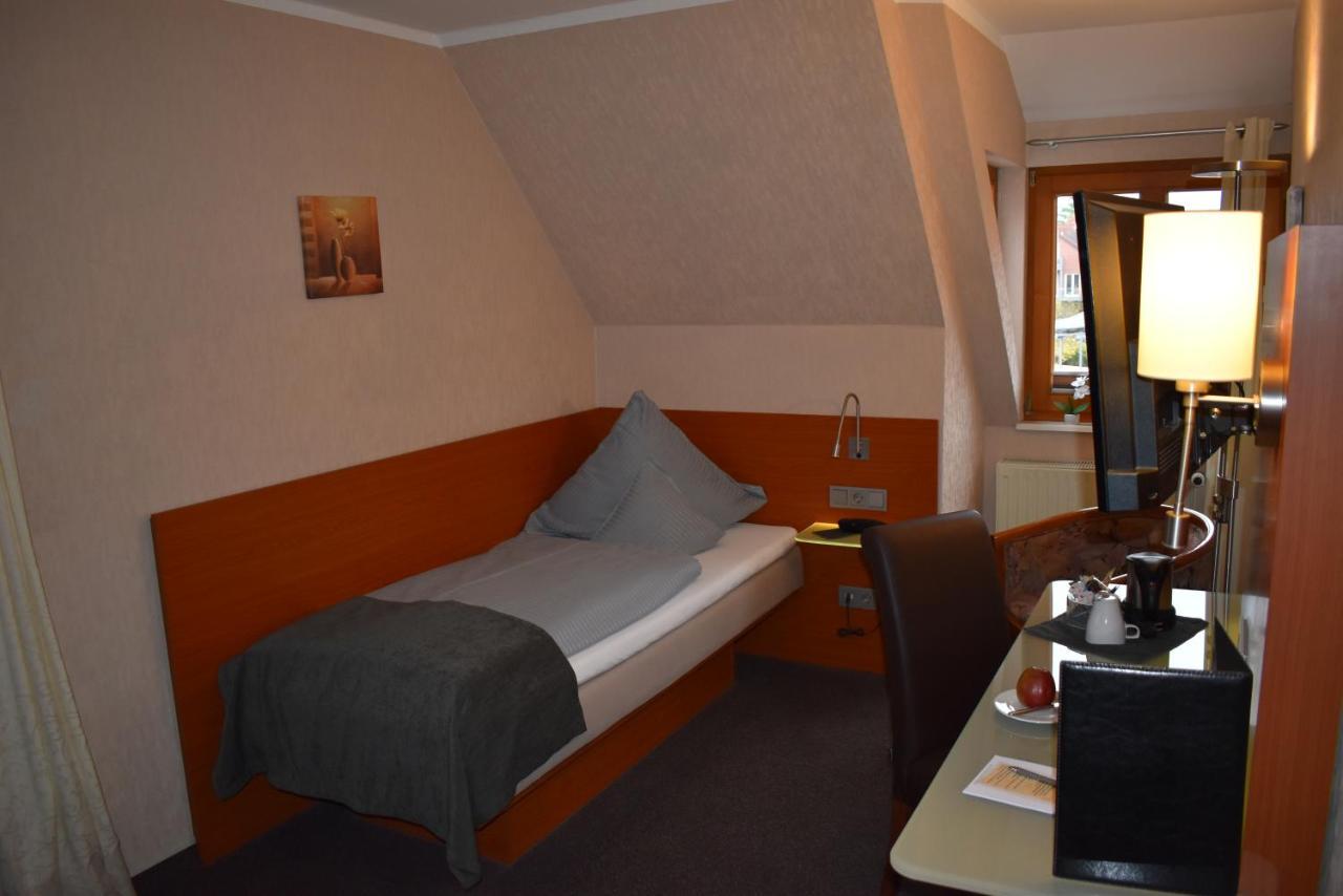 Hotel Neue Stuben วอล์ฟสบวร์ก ภายนอก รูปภาพ
